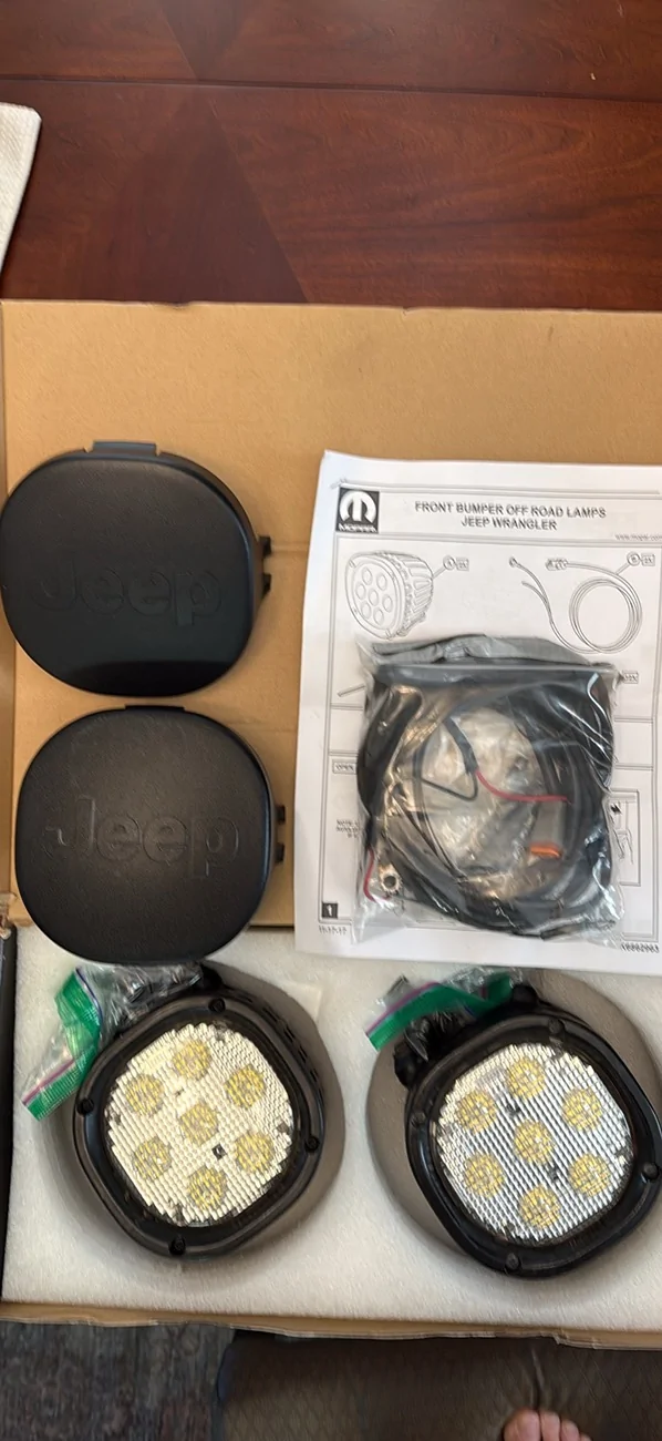 Jeep Gladiator Mopar 7 inch LED off-road lights F4CC96B9-AD36-4E89-91B0-CFBEEF34FD17