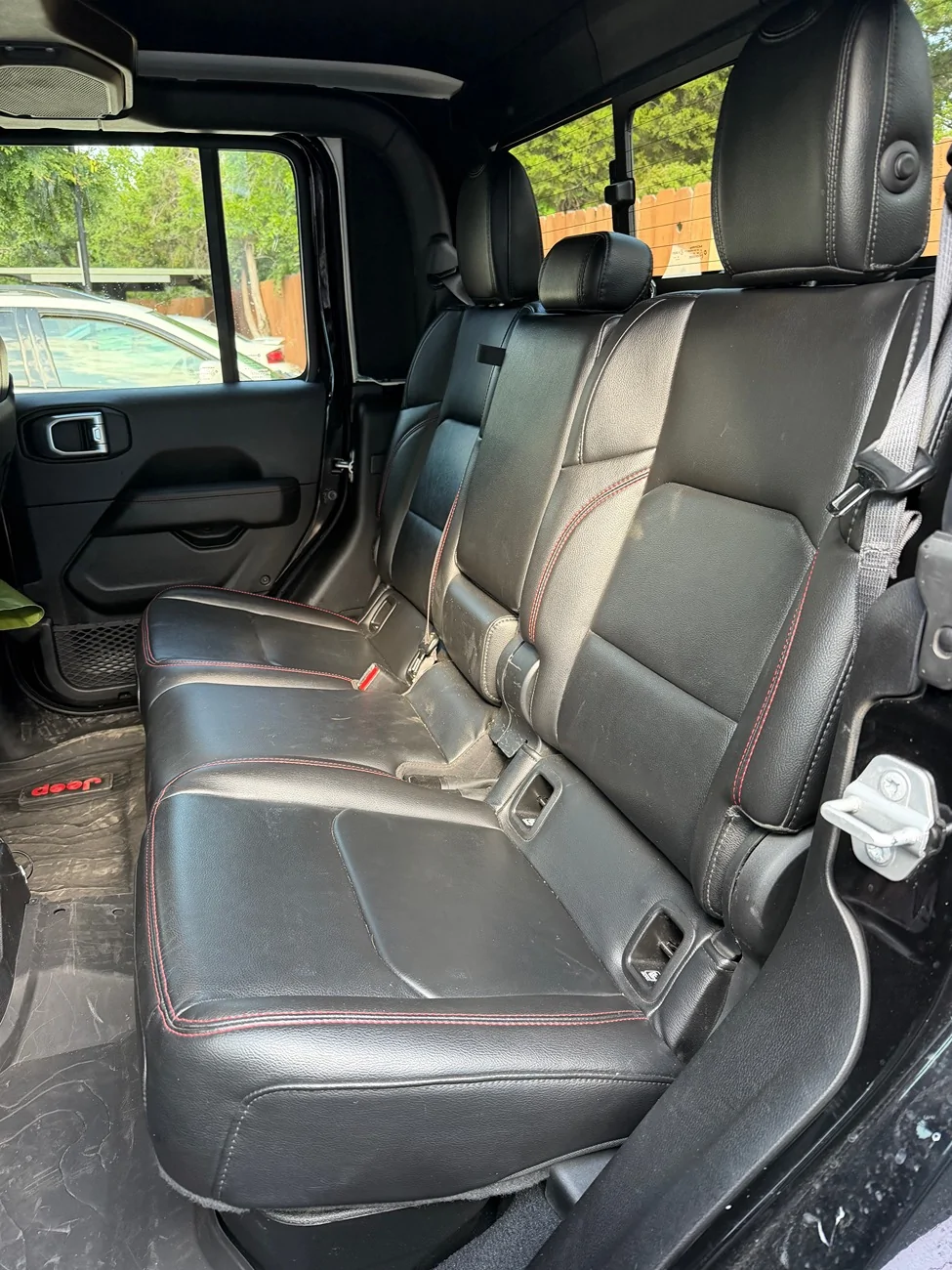 Jeep Gladiator Rubicon Leather Rear Seats and storage bin IMG_1302