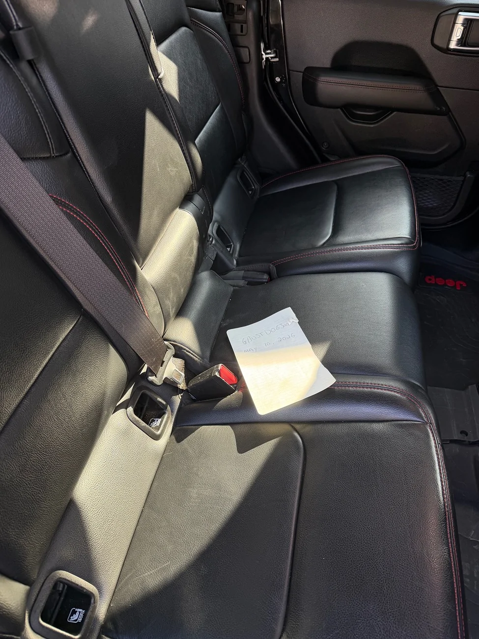 Jeep Gladiator Rubicon Leather Rear Seats and storage bin IMG_1304