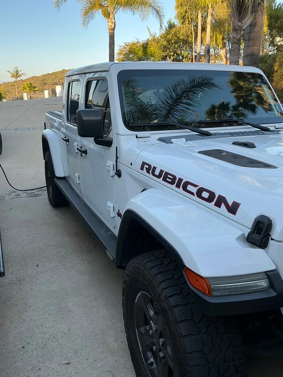 Jeep Gladiator 2021 Jeep Rubicon Diesel 14k miles lightly used IMG_1838