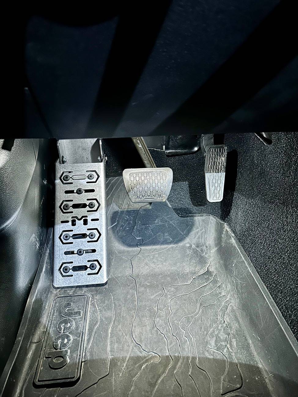 Jeep Gladiator If you had to start your build over, what's the first mod you'd grab? Dead pedal