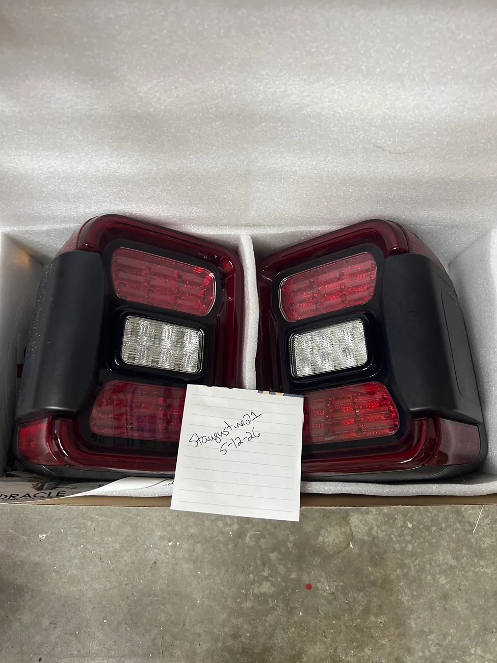 Jeep Gladiator OEM LED tail lights imag