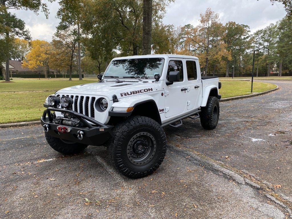 Jeep Gladiator Installed new KC Hilites LZR LED and Gravity Pro Sport LED j0g4hIXh