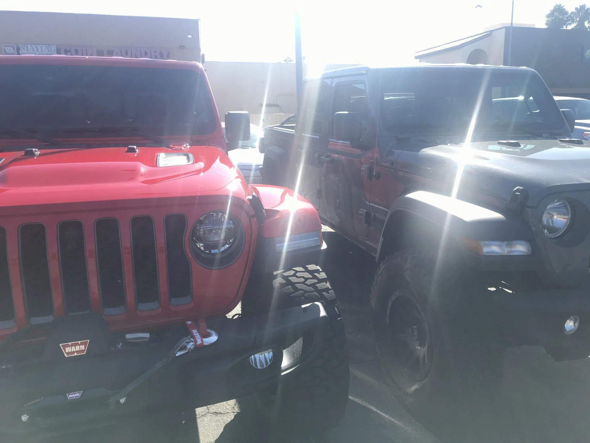 Jeep Gladiator Jeeps Parking Next To Jeeps 0B90E6FE-975D-4CB6-9F7E-A0B896D2E6EA