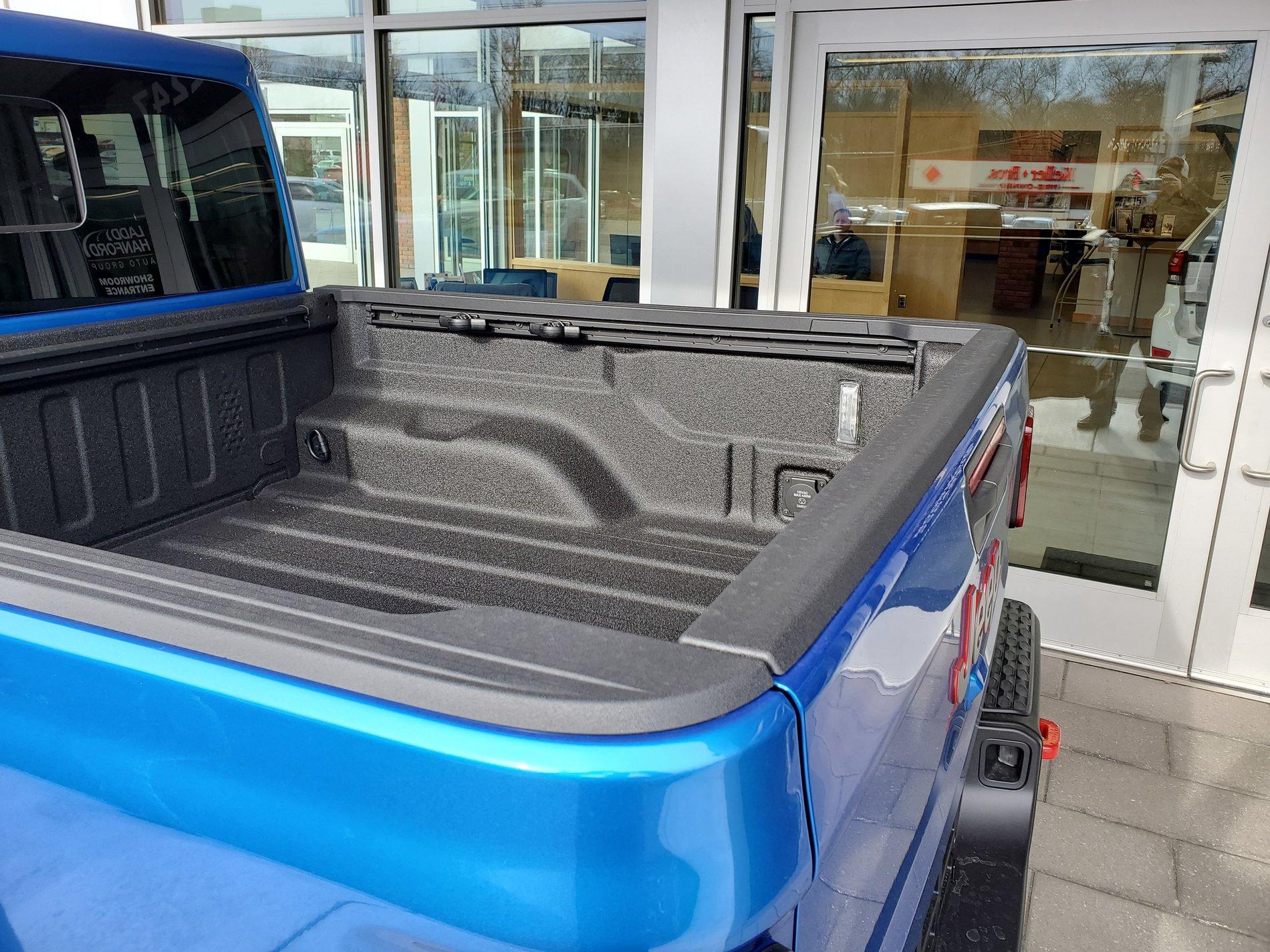 Jeep Gladiator HYDRO BLUE PEARL Gladiator JT Club 20191123_130510