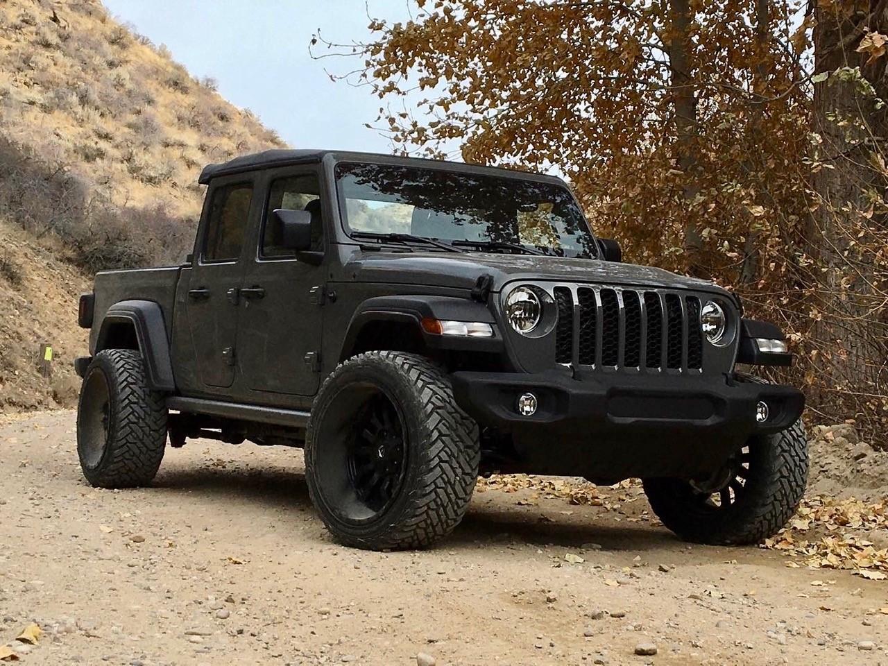 Jeep Gladiator Photograph of the Month Contest - November 2019 thumbnail_9E8AC882-A329-4943-9A8A-62269995AAA0