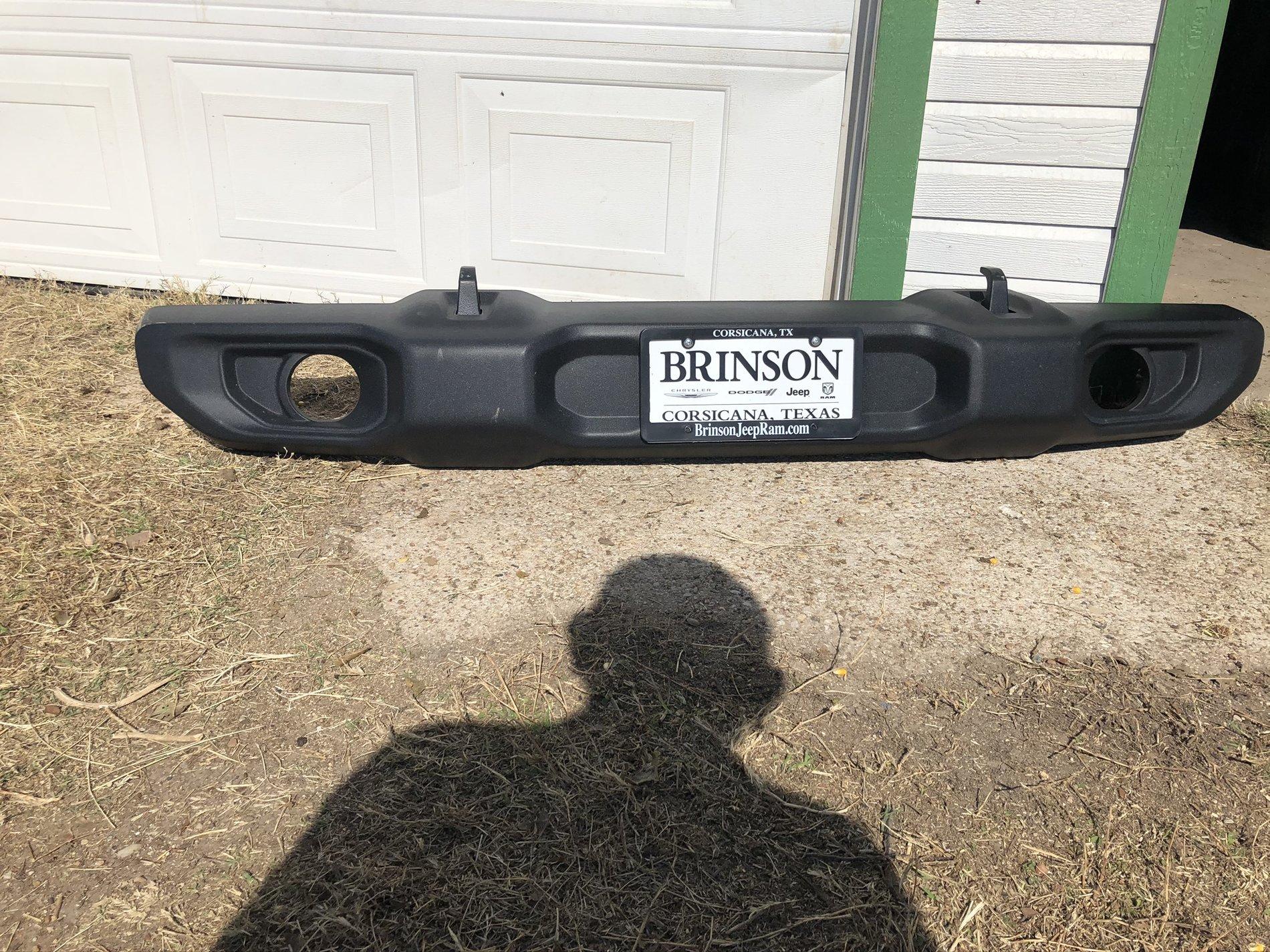Jeep Gladiator Jeep Gladiator Sport S Front Bumper 485CF1CD-BDAE-4AA5-9325-B49DB80050DD