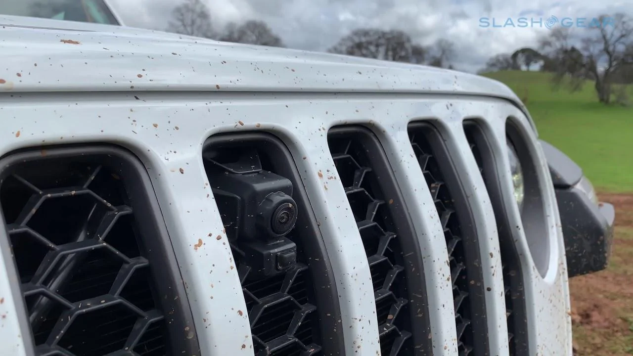 Jeep Gladiator Adding a GoPro Grill Camera like the Rubicon Trail Camera B8B104BD-F80B-40B6-9076-66114077C959
