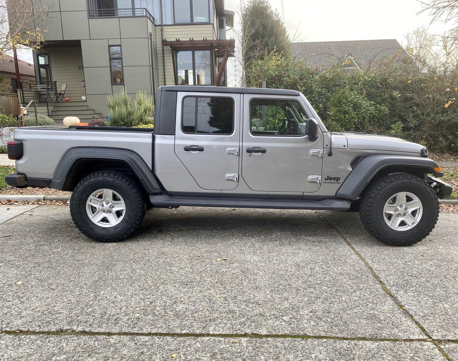 Jeep Gladiator Pictures of 33s and 35s 3C3D7C66-64E7-40FA-A0FF-55A37EC5945C