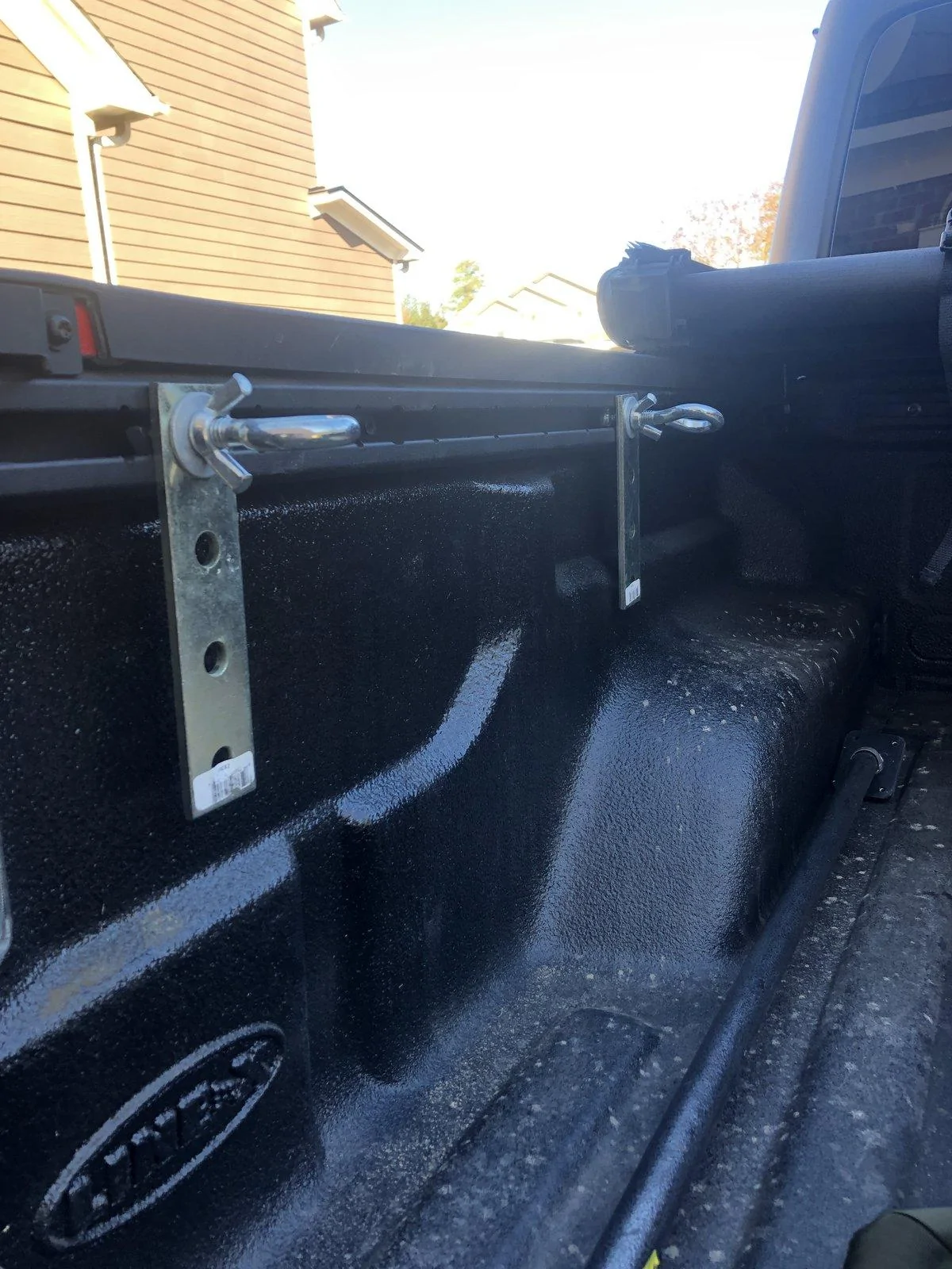Jeep Gladiator Trailrail tiedowns points 8CDD9244-1EA5-4B17-A0C1-1E6F482A1C95