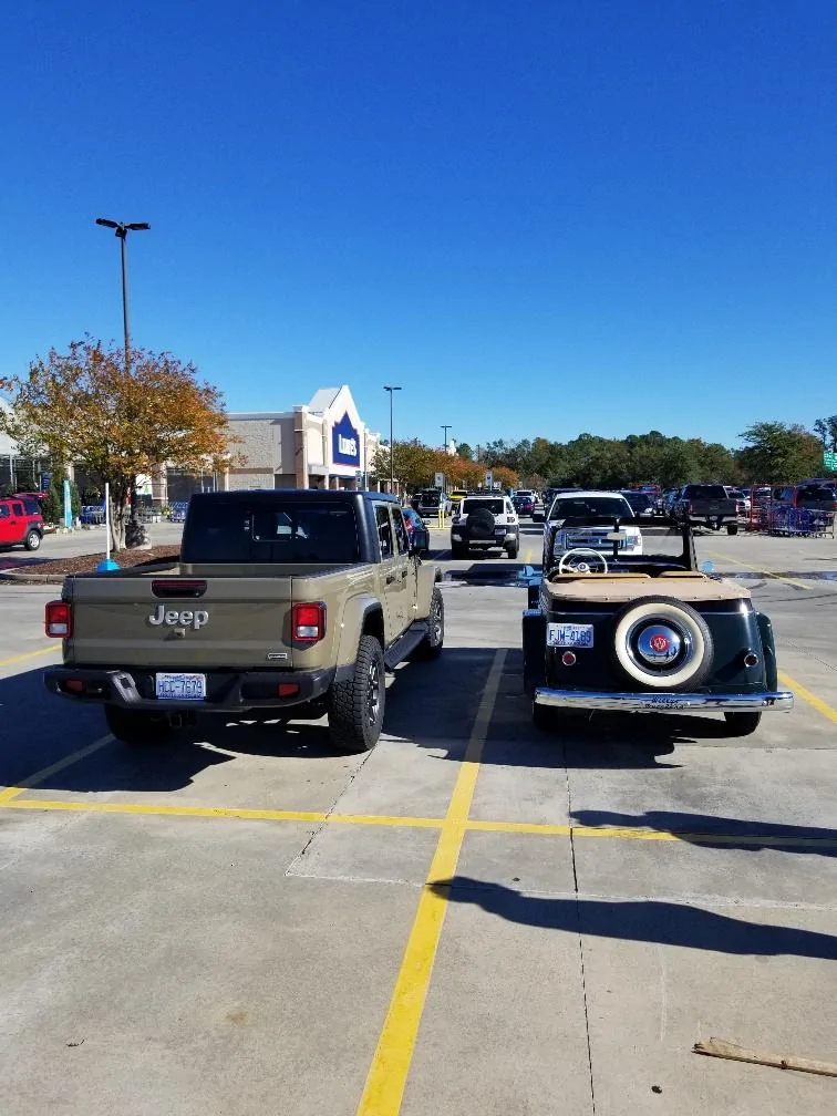 Jeep Gladiator Jeeps Parking Next To Jeeps 20191124_124103_resized