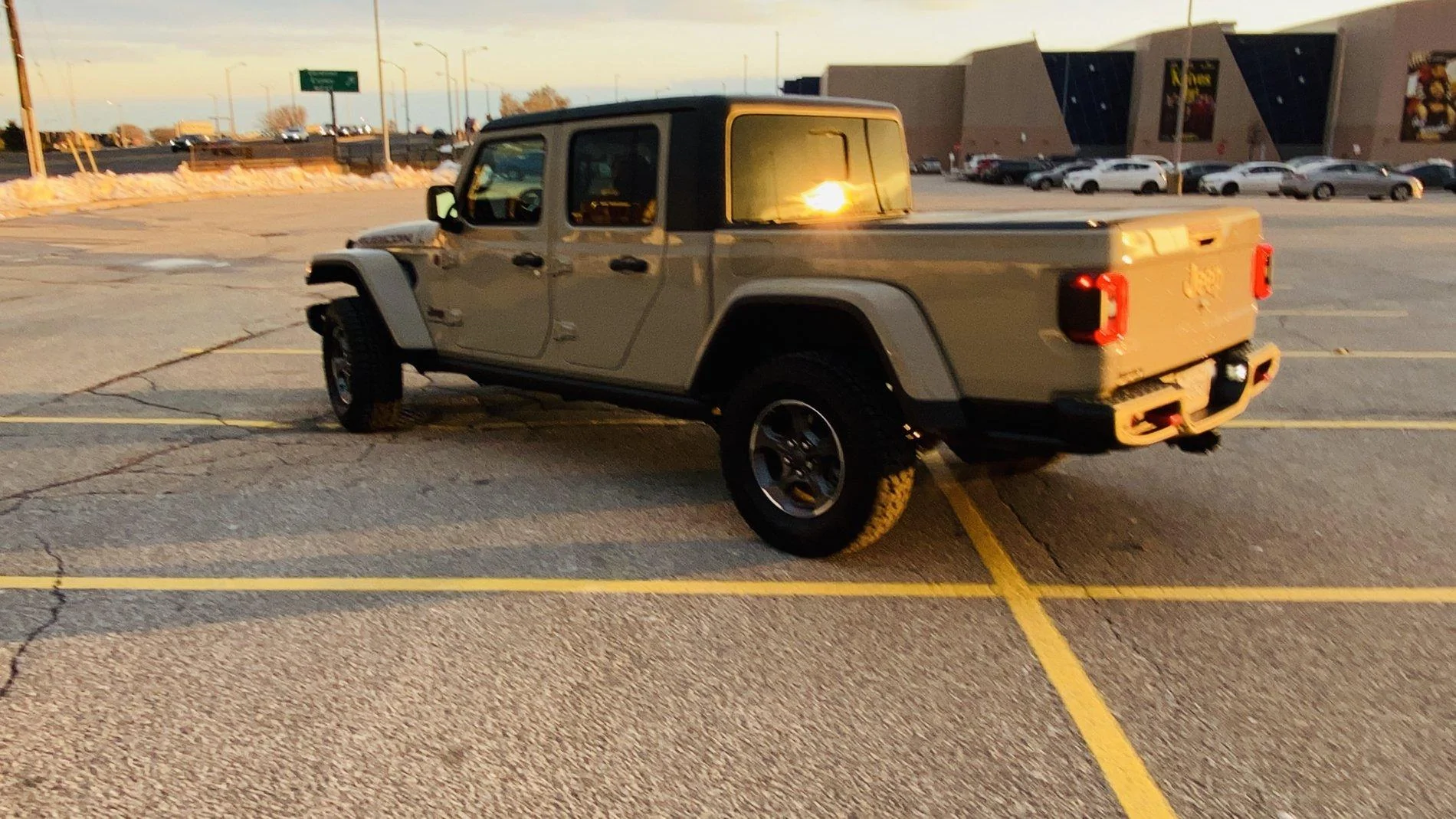 Jeep Gladiator Downsview Chrysler 500CB7A8-2543-448D-B259-19FBCF4CCF7E