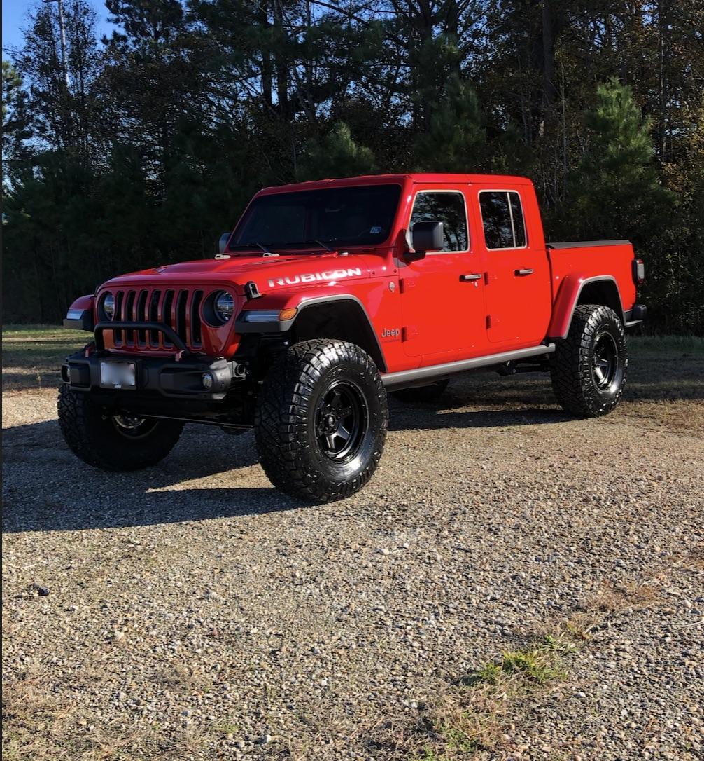 Jeep Gladiator Big Red 35A9EC46-8989-4E05-AF4E-66386ABCBD54_1_201_a