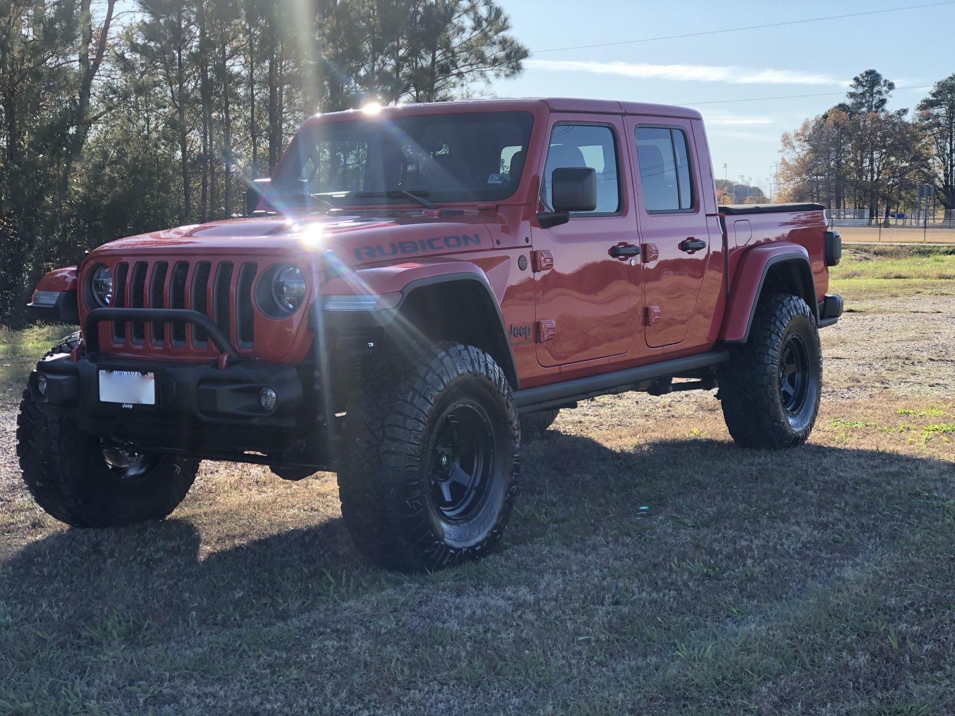 Jeep Gladiator Big Red E901F753-ACDC-4CE4-8CDA-30451BEAD6A0_1_201_a