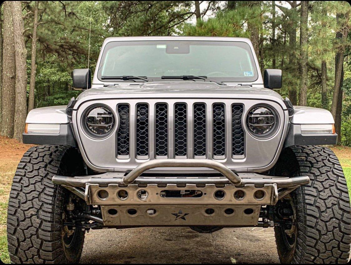 Jeep Gladiator Rugged Ridge Venator bumper/tire clearance when fully articulating? IMG_4194_2ce87f99-df88-417f-9068-f68a7a661c50_1296x