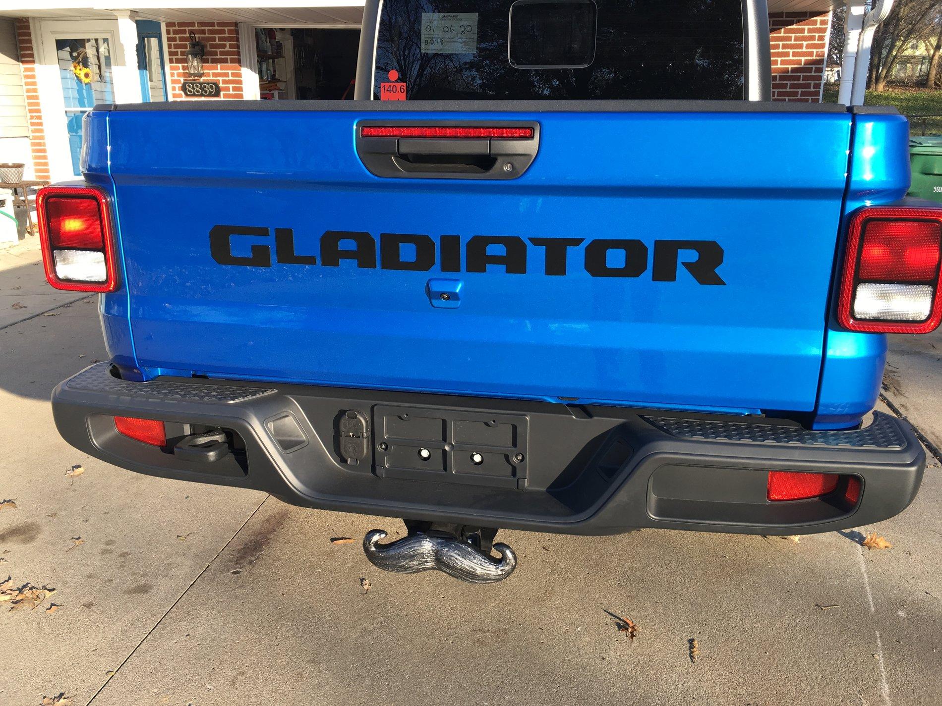 Jeep Gladiator HYDRO BLUE PEARL Gladiator JT Club 207861AA-B741-48C4-AA37-8AD1C1192D27