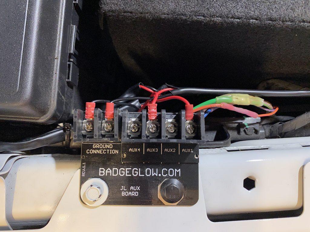 Jeep Gladiator Simple AUX for the Jeep JL jjOj4oBh