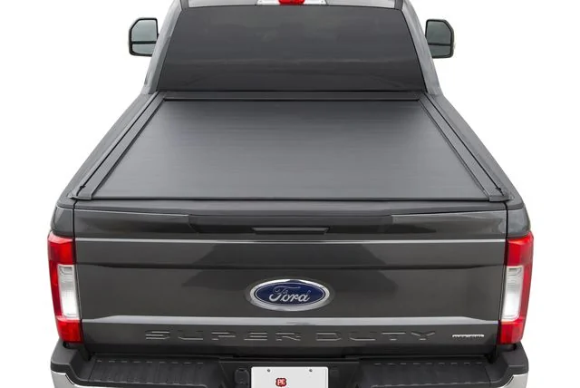 Jeep Gladiator Bed cover with rack ex_q80_w640_h428_PE_F250_Rear_UGE