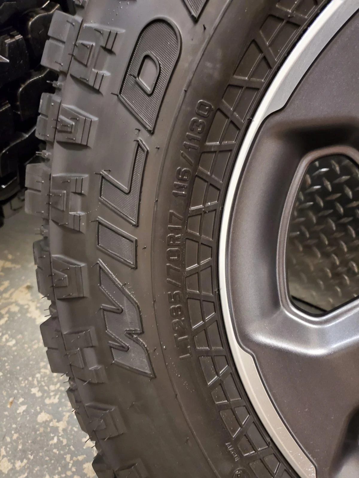 Jeep Gladiator 4x JEEP GLADIATOR RUBICON WHEELS & TIRES 20191125_192420
