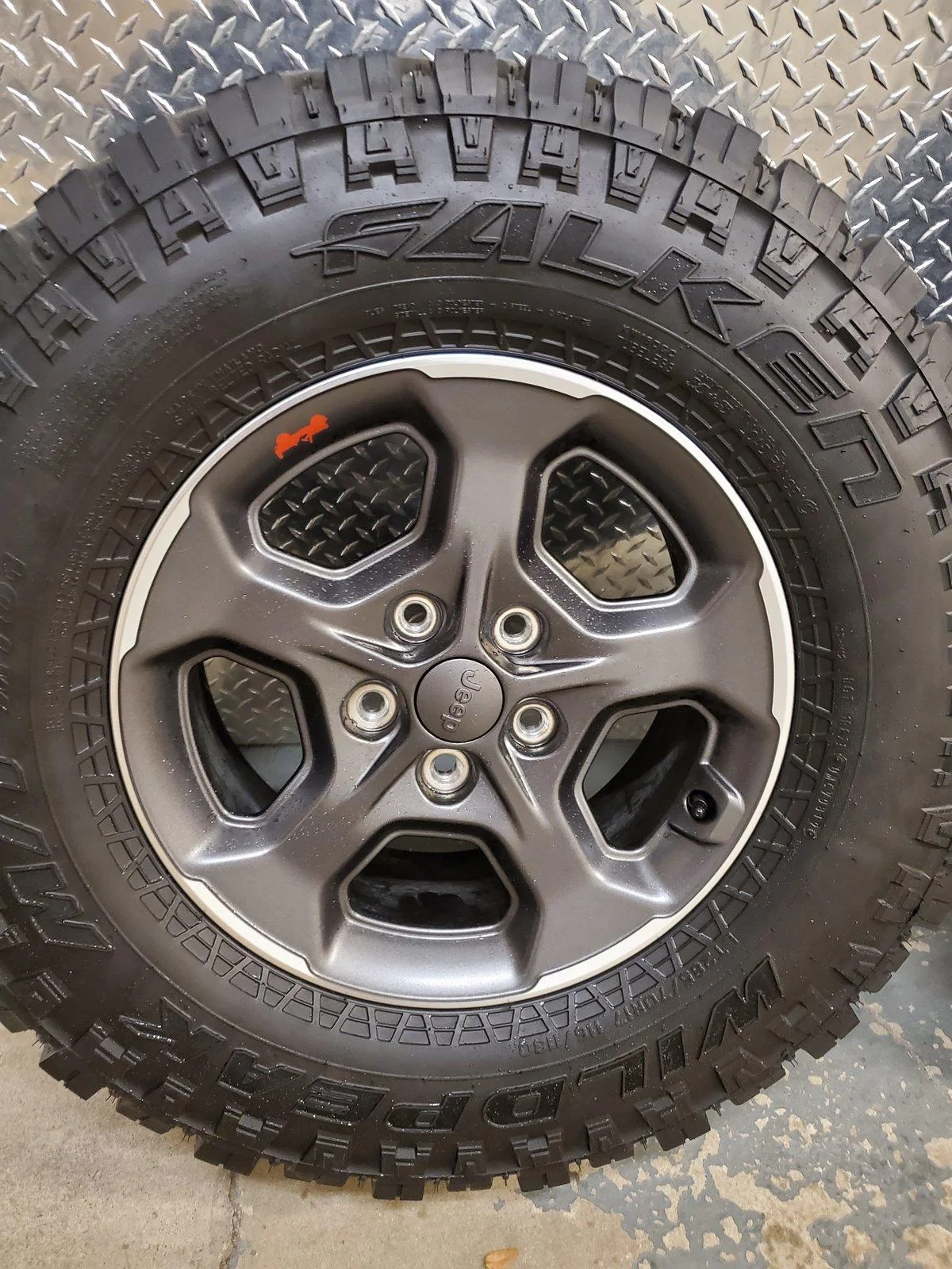 Jeep Gladiator 4x JEEP GLADIATOR RUBICON WHEELS & TIRES 20191125_192329