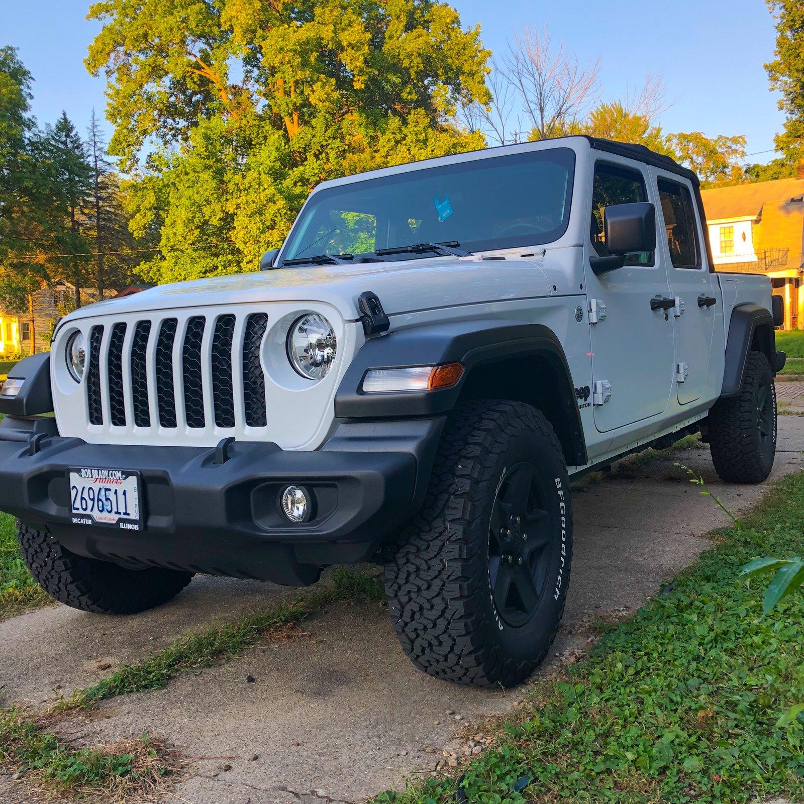 Jeep Gladiator Anyone Else Really Like Looking at Your Parked Rig? E33C4254-34DD-407B-92A7-7E46175D5D0B