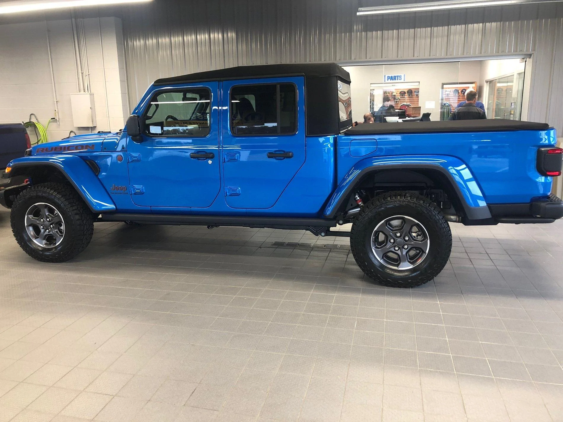 Jeep Gladiator Tiro, Gladiator in training FA655F7B-1E15-4F42-9D80-04BAB41B0ED1