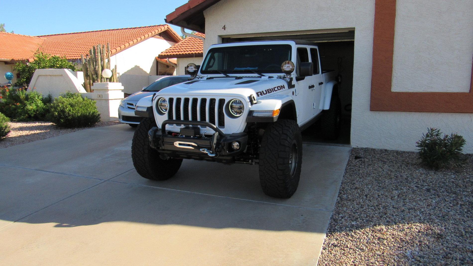 Jeep Gladiator Anyone running bone stock? IMG_0101.JPG