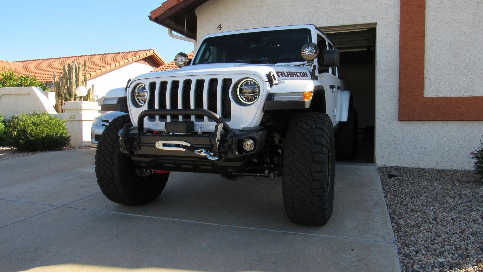 Jeep Gladiator Anyone running bone stock? IMG_0102
