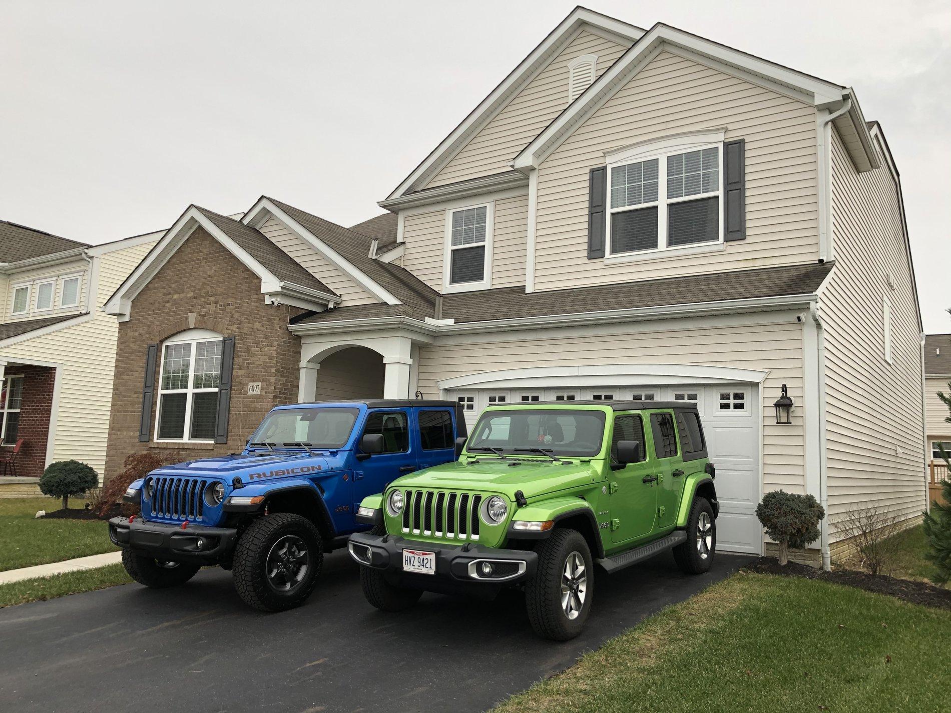Jeep Gladiator Hydro Blue Rubicon with grey dash 79C9D17D-306A-4DAF-A05F-0C05501A6E8E