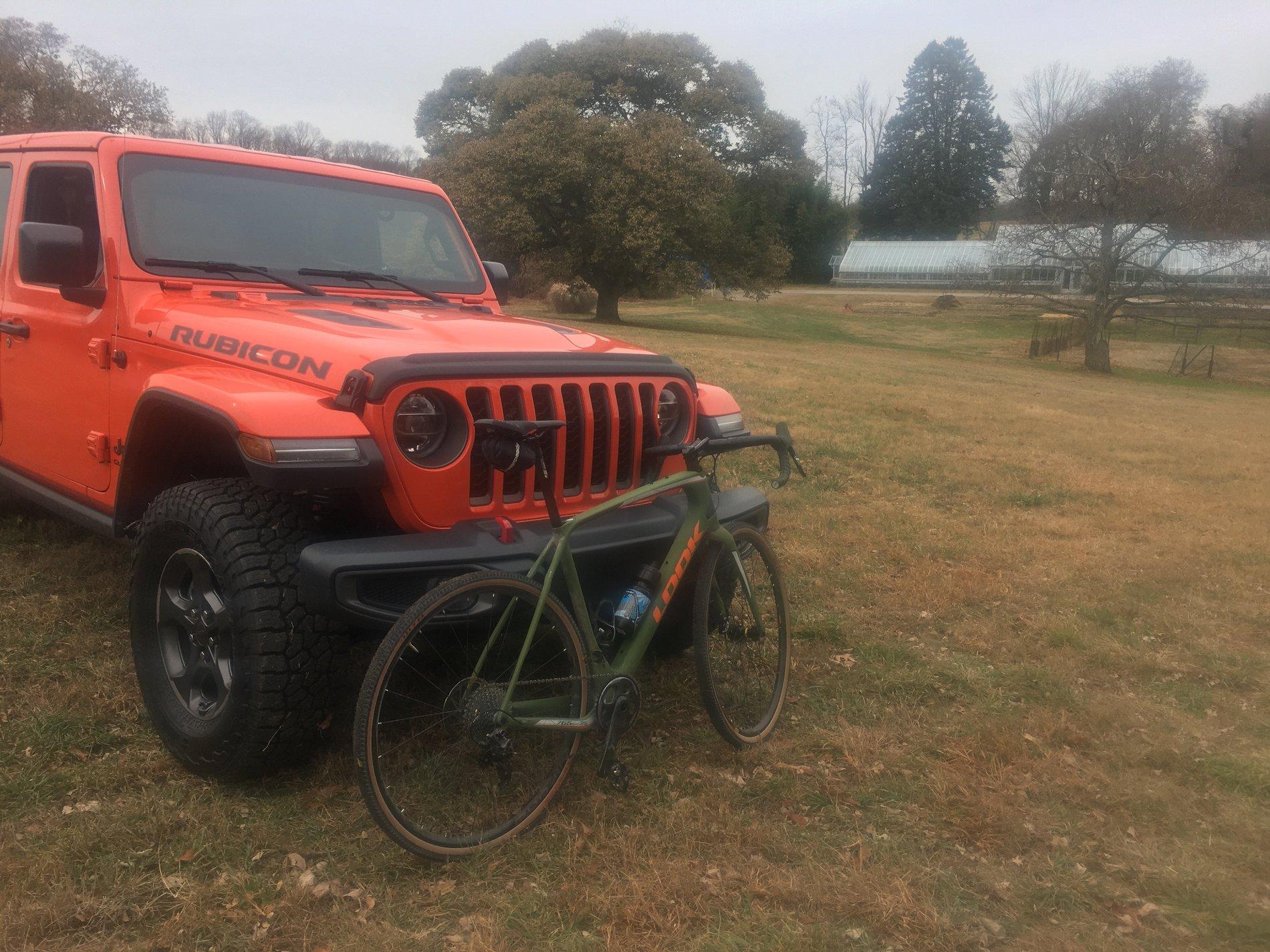 Jeep Gladiator Anyone Else Really Like Looking at Your Parked Rig? 8