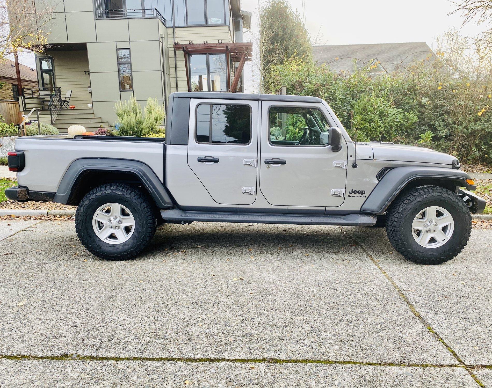 Jeep Gladiator Let's see 'em - Larger tires on Sport S wheels 94623635-4D9E-4960-910E-C51F1B81EBD4