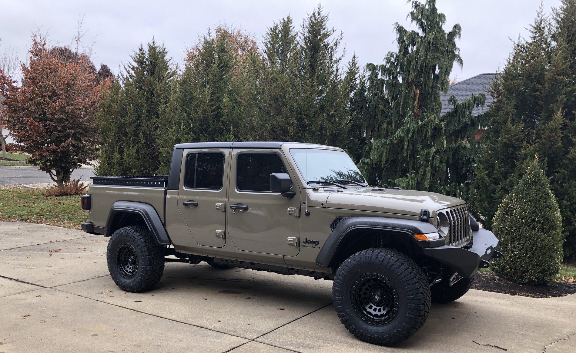Jeep Gladiator Hood Swap - My Rubicon for you Standard hood 15D732E1-6B4C-413A-AA43-A212DC4A61A5