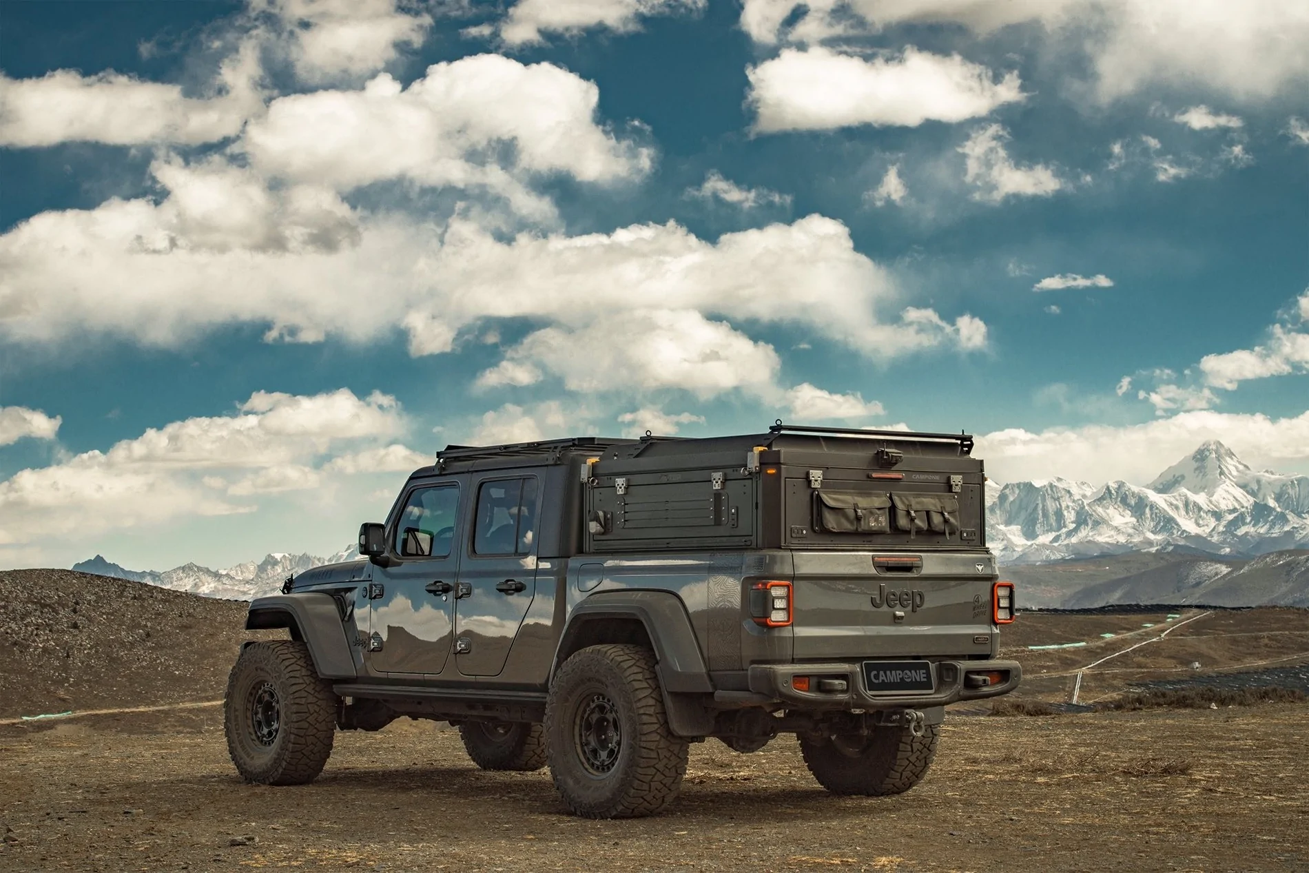 Jeep Gladiator Campone Cantilever Canopy Tent? Anyone seen this design before? 698900332_2913165039075596_7530613760535551460_n
