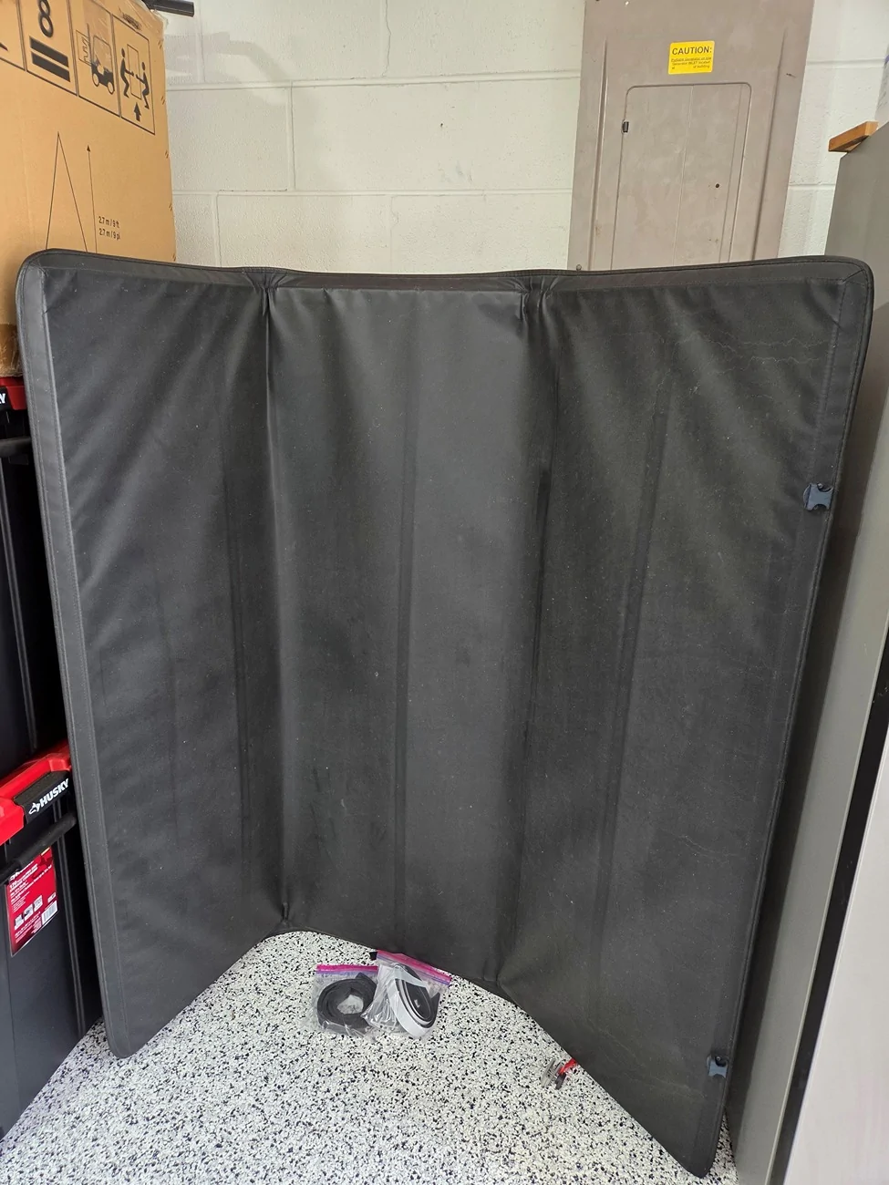 Jeep Gladiator Tyger Auto T3 Soft Tri-Fold Truck Bed Cover Top1