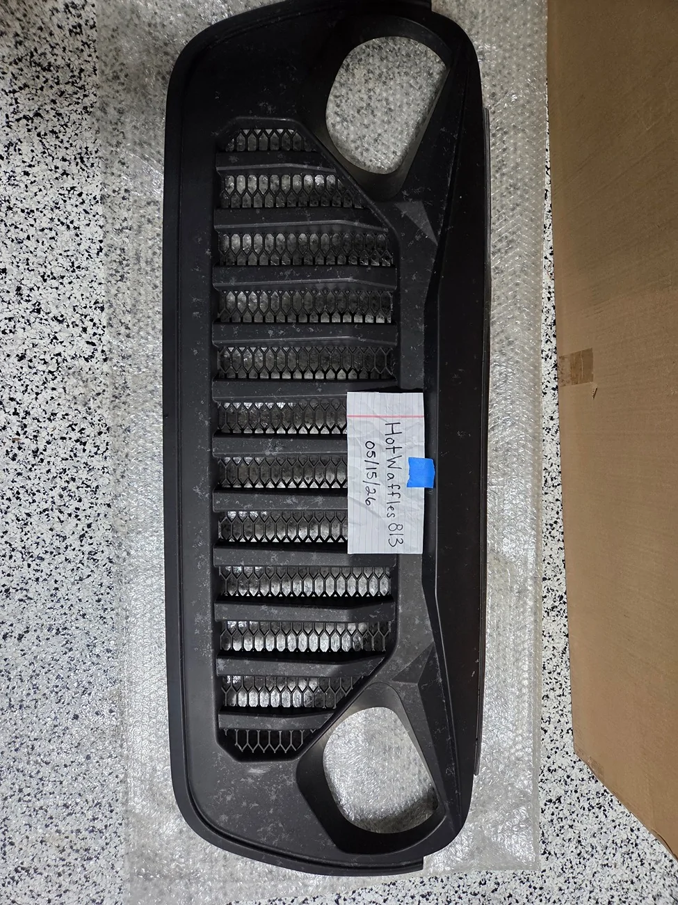 Jeep Gladiator Angry Eyes matte black grille Grill3
