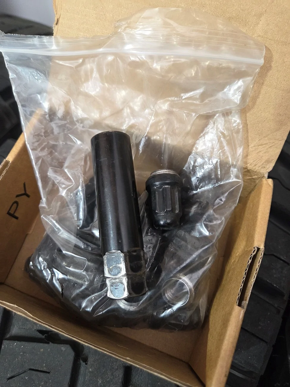 Jeep Gladiator 37x13.50x18 Wheel/Tire Package LugNuts1