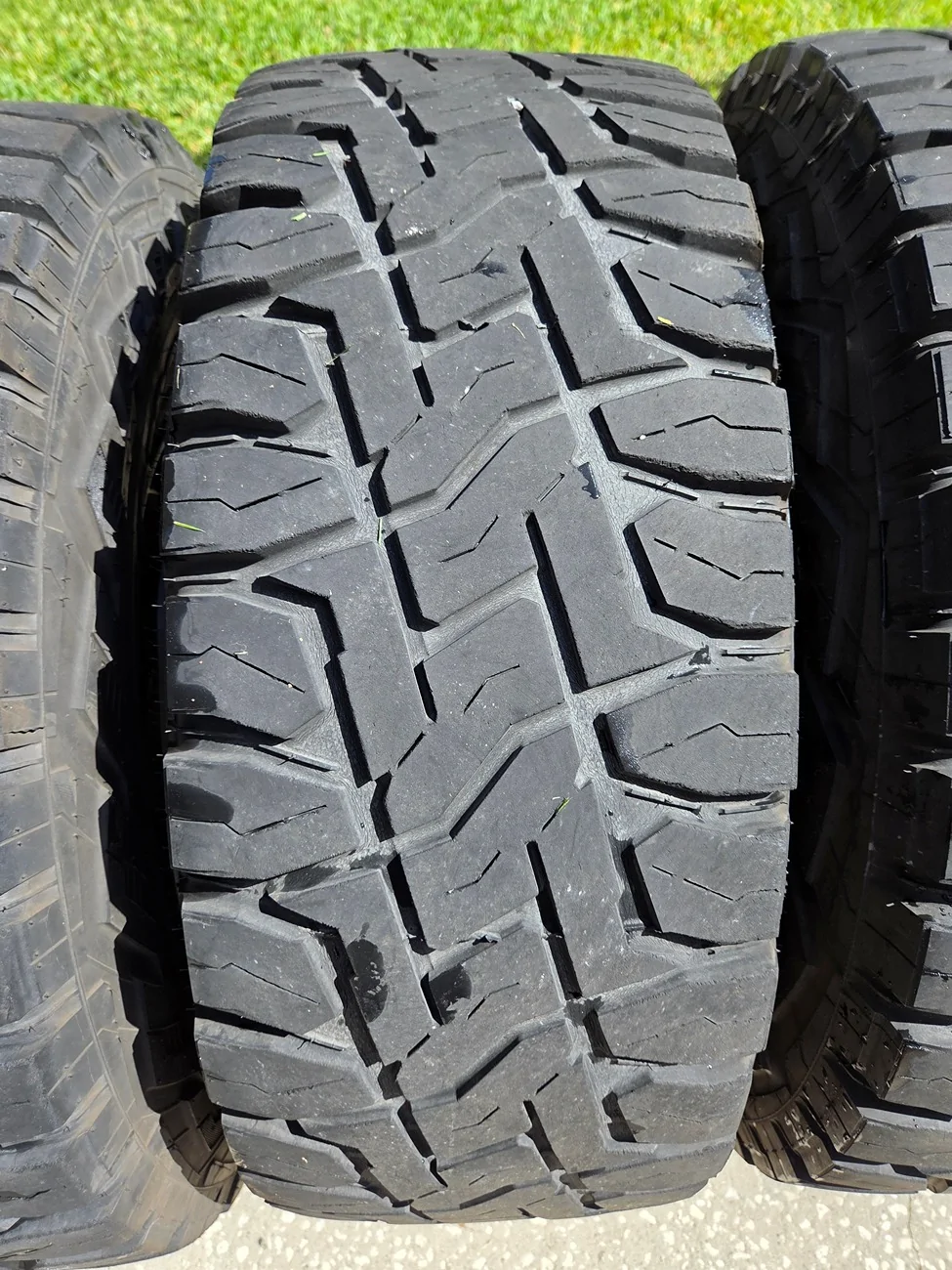 Jeep Gladiator 37x13.50x18 Wheel/Tire Package Tire2
