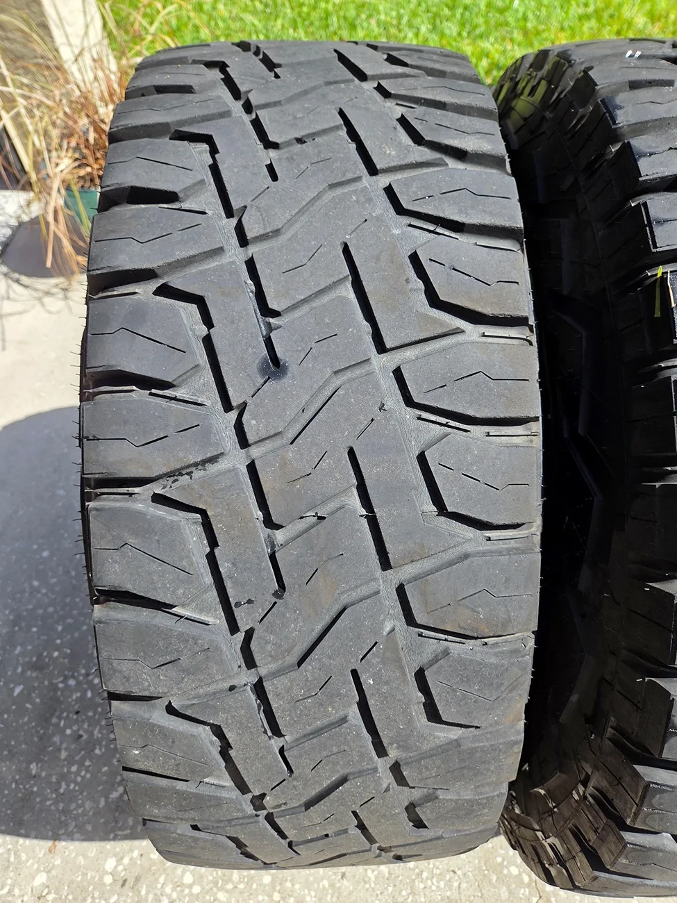 Jeep Gladiator 37x13.50x18 Wheel/Tire Package Tire4