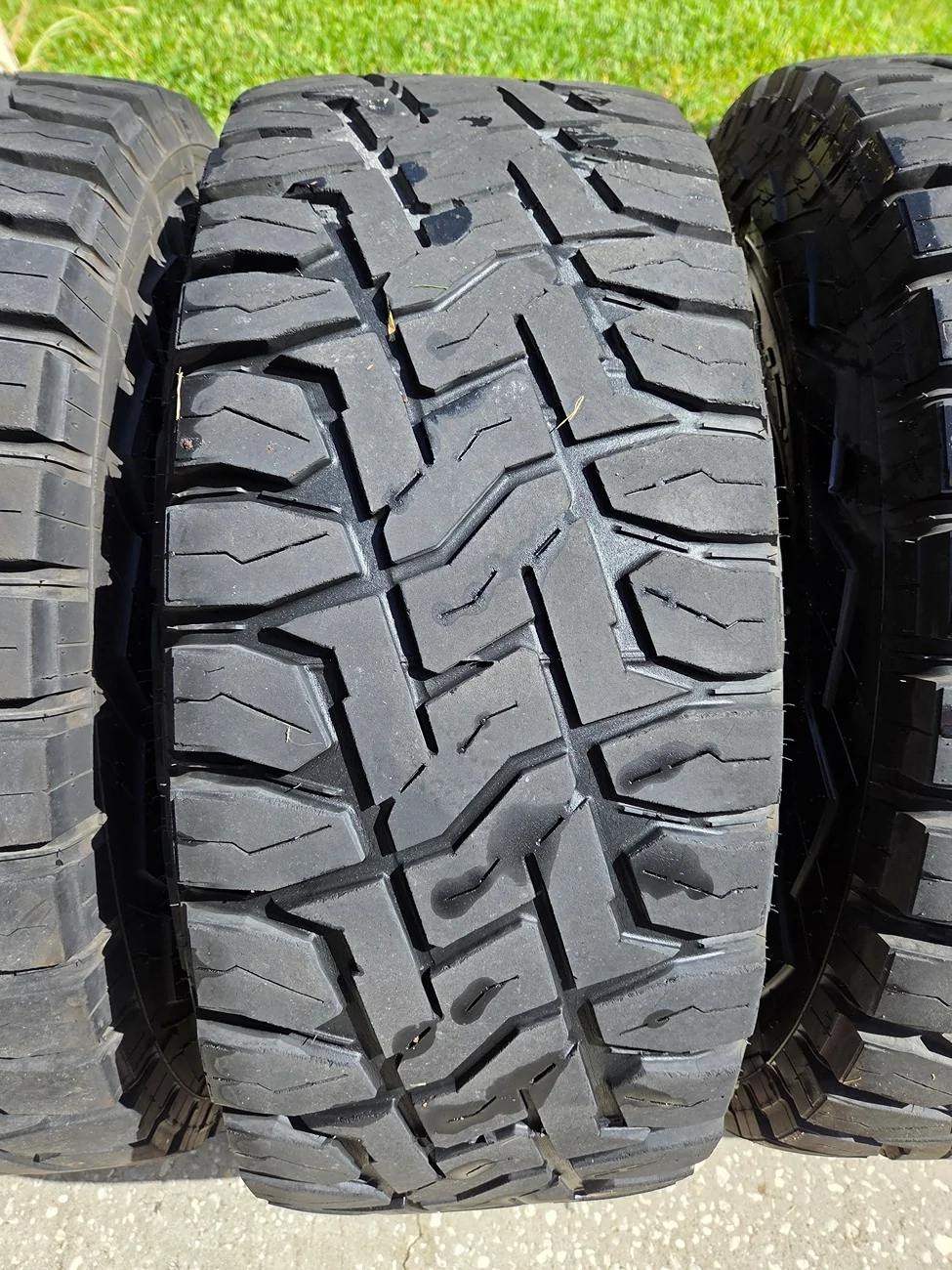Jeep Gladiator 37x13.50x18 Wheel/Tire Package Tire3