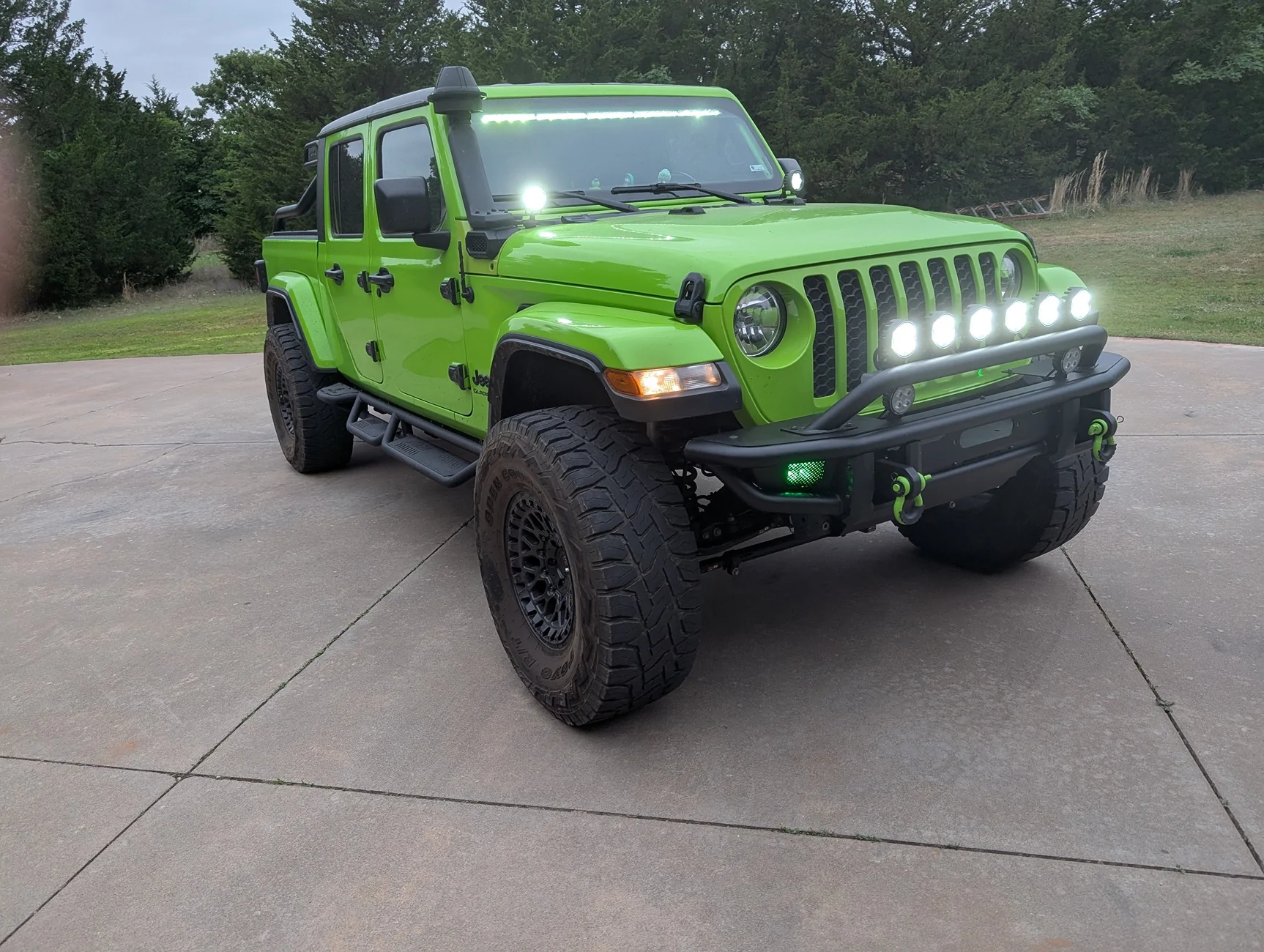 Jeep Gladiator Let AI Roast Your Jeep 🔥 1000004756