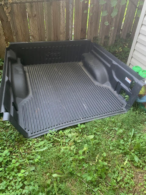 Jeep Gladiator Free Mopar drop in bedliner Bedliner2