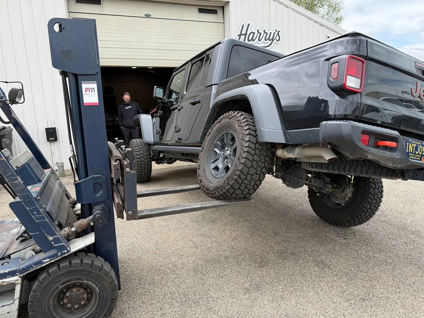 Jeep Gladiator Mojave Lift AEV or something else IMG_2104