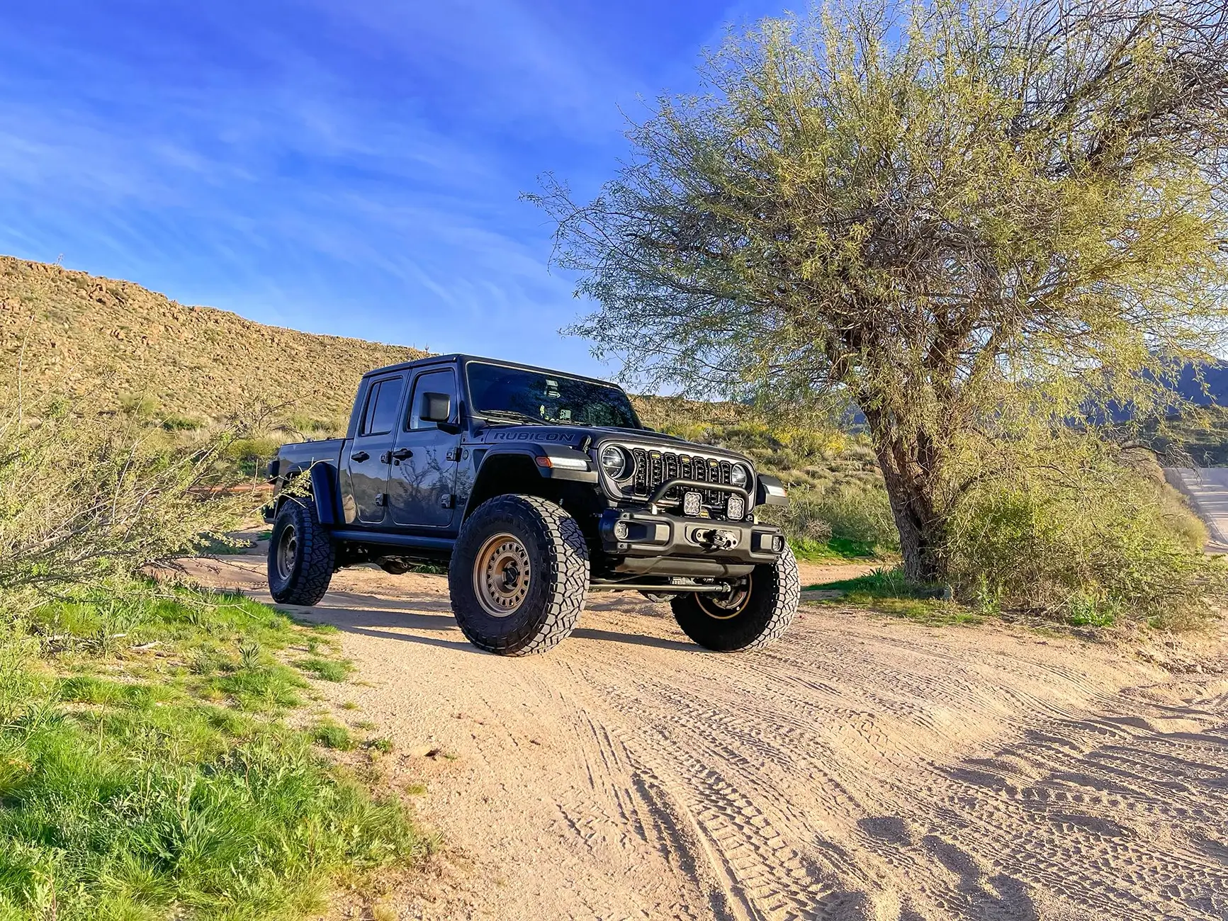 Jeep Gladiator Lets see all those Gladiators with lifts and bigger tires! 1779465266206-nh