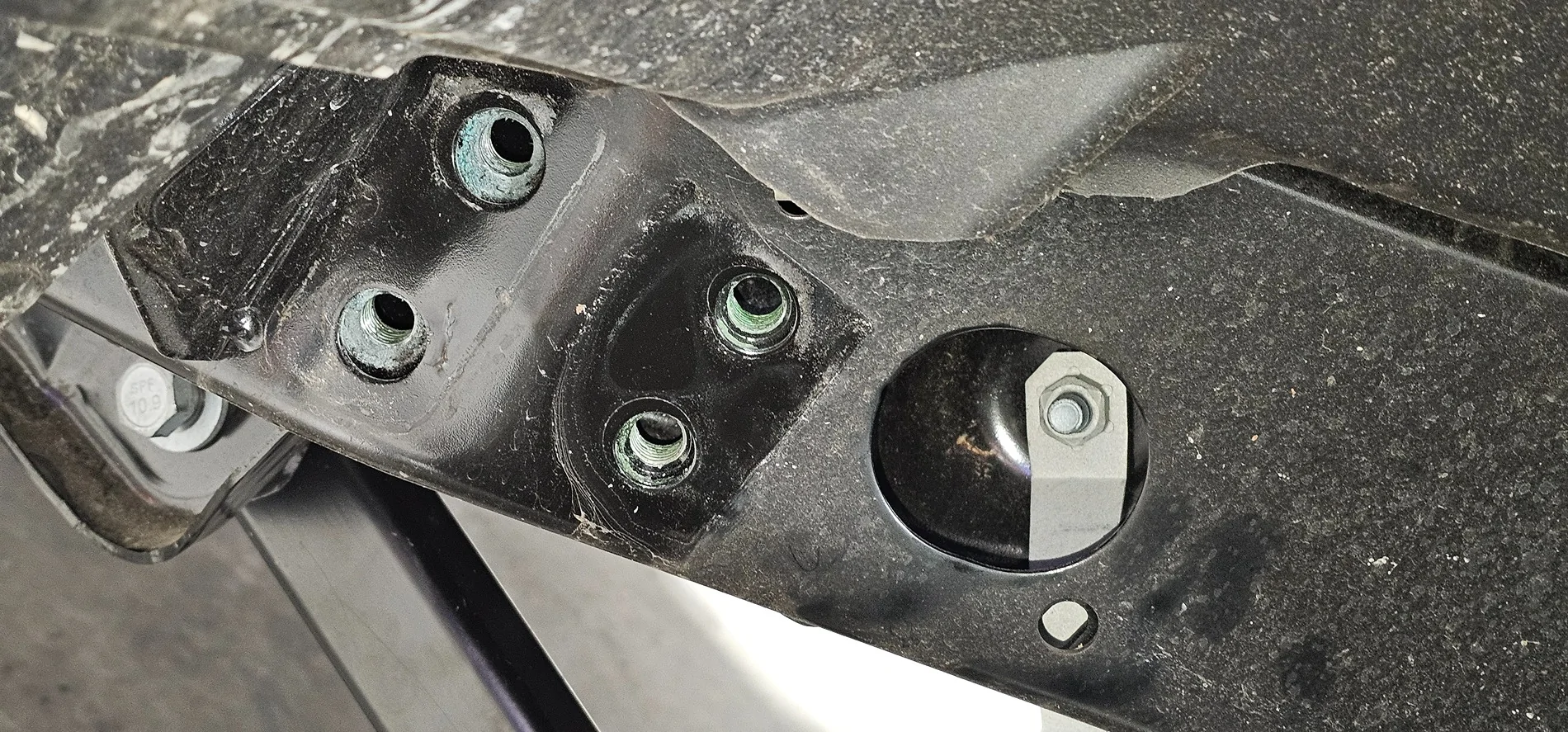 Jeep Gladiator How to remove this piece??  Skid plate for front upper control arm mount?? 1000022090