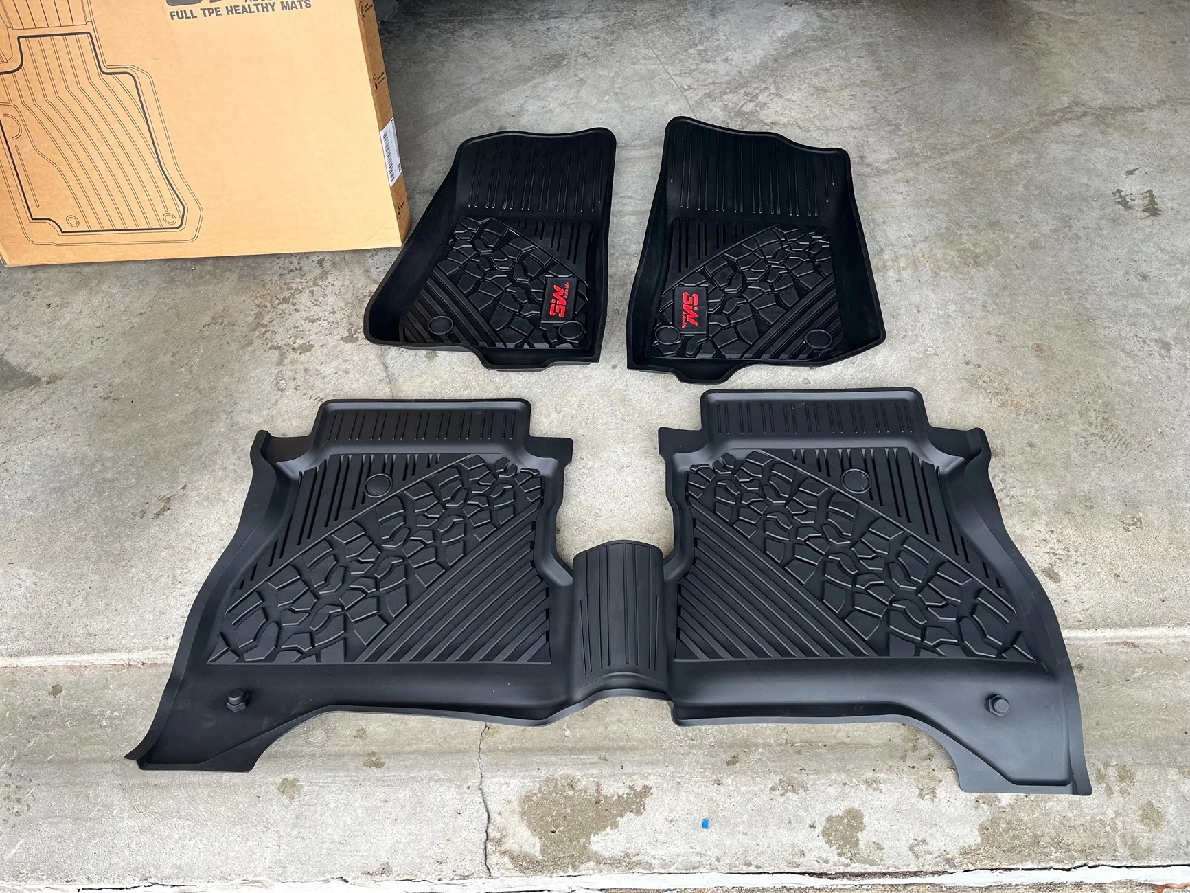 Jeep Gladiator Gladiator floor mats. Brand new!! IMG_6383