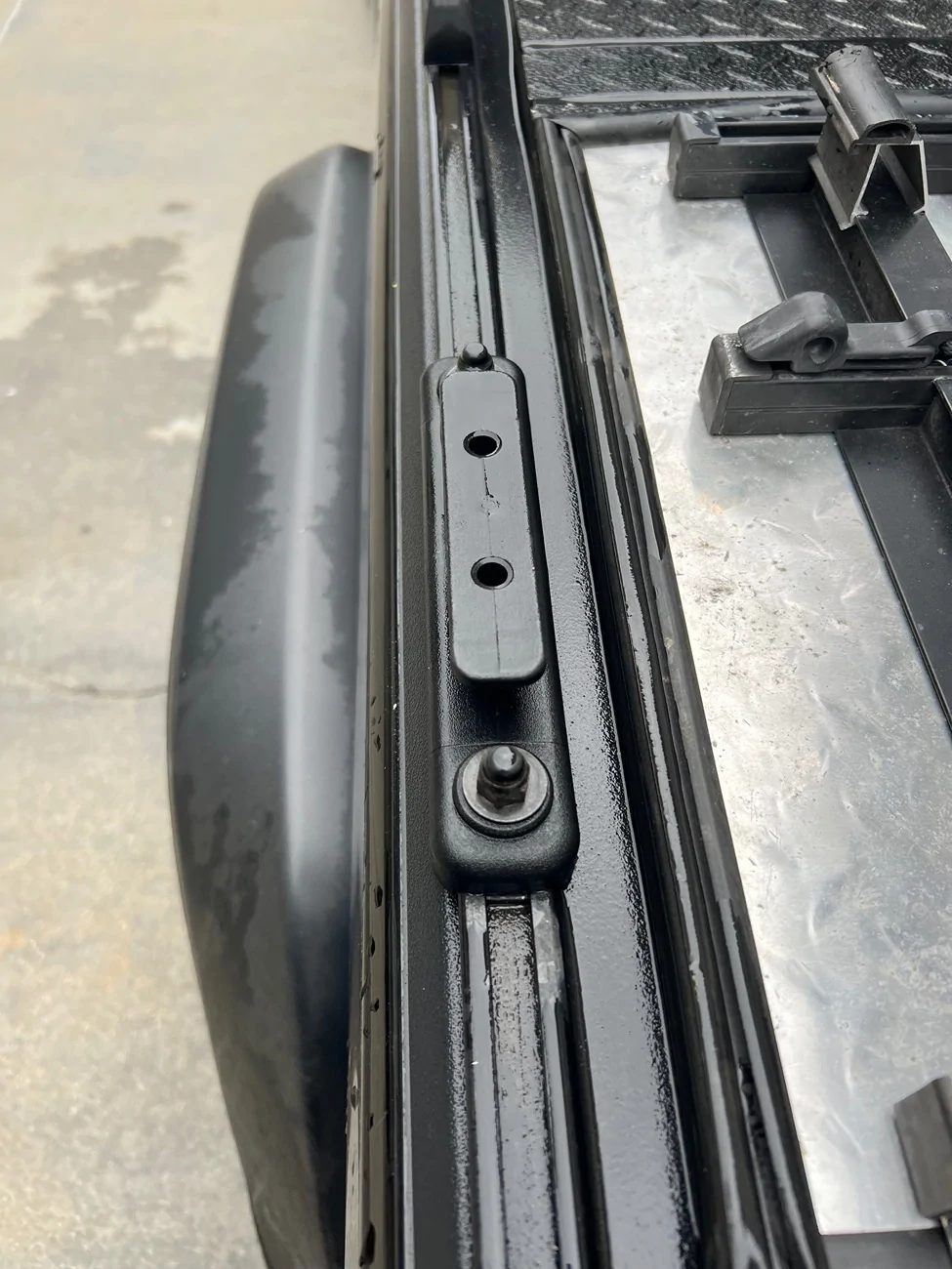 Jeep Gladiator Lomax hard trifold tonneau, TS Elevate rails and rack REDUCED to best offer by Sunday IMG_1177