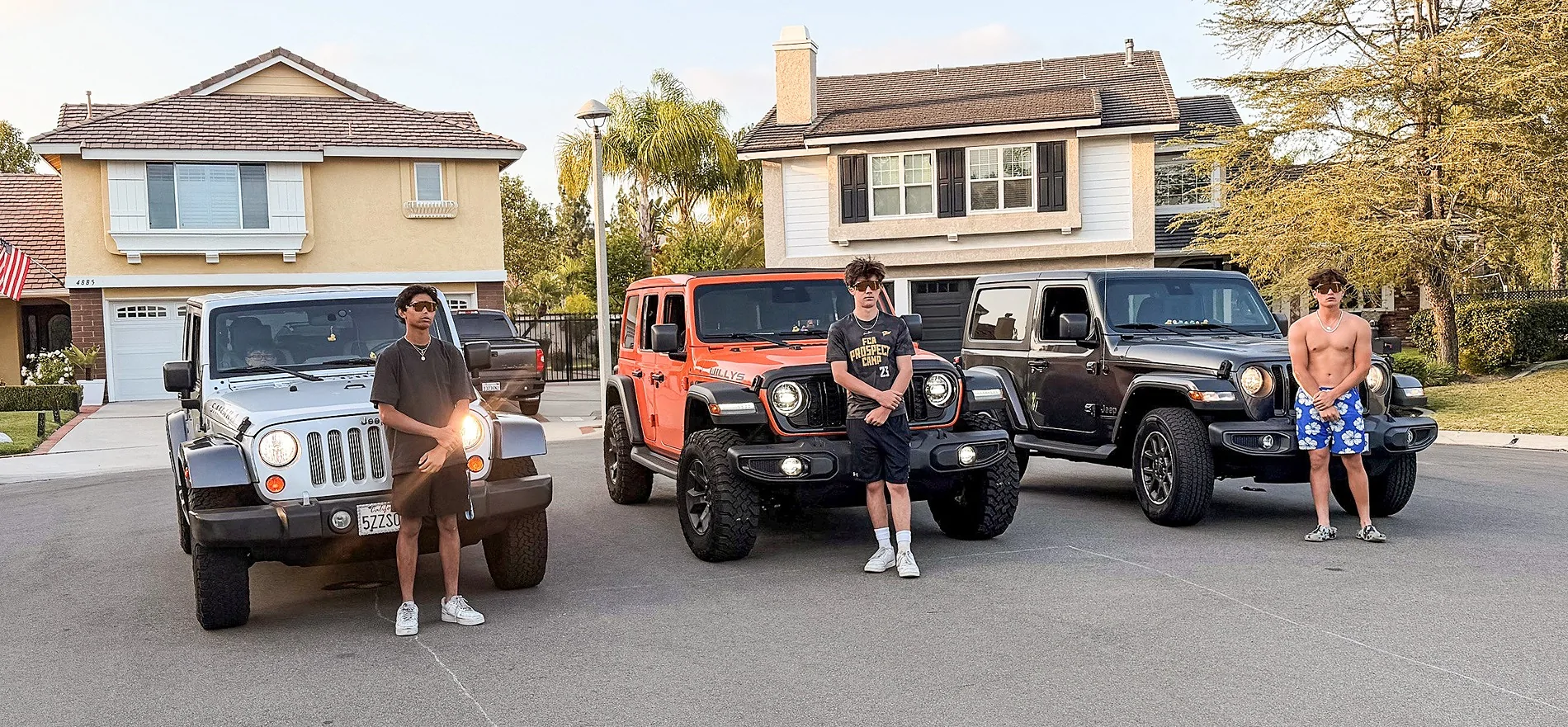 Jeep Gladiator Jeeps Parking Next To Jeeps boys2