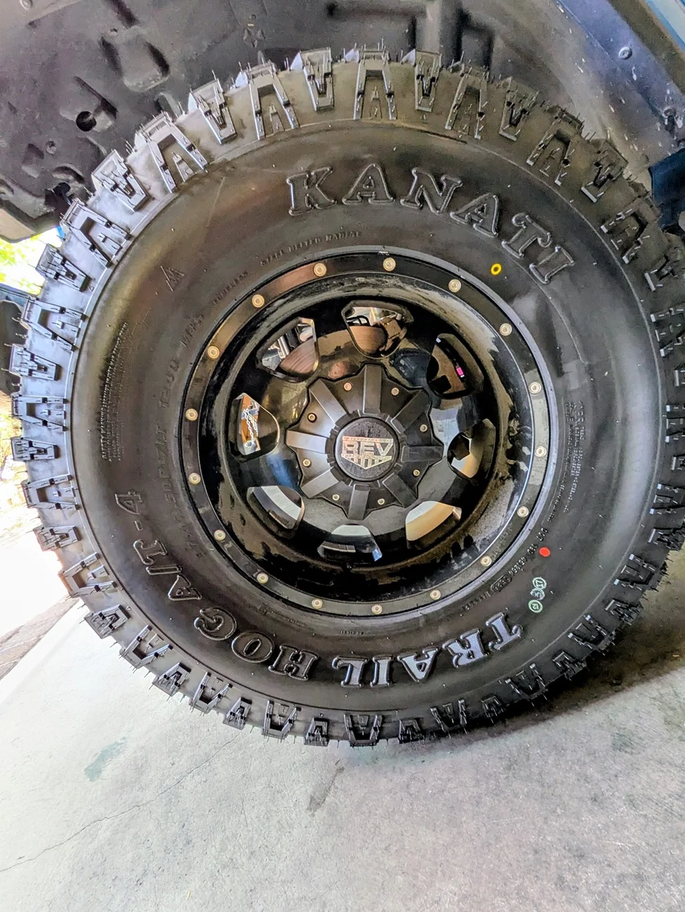 Jeep Gladiator 37" Kanati Trail Hog A/T vs Kanati Overland GTX? PXL_20260529_173818675~2