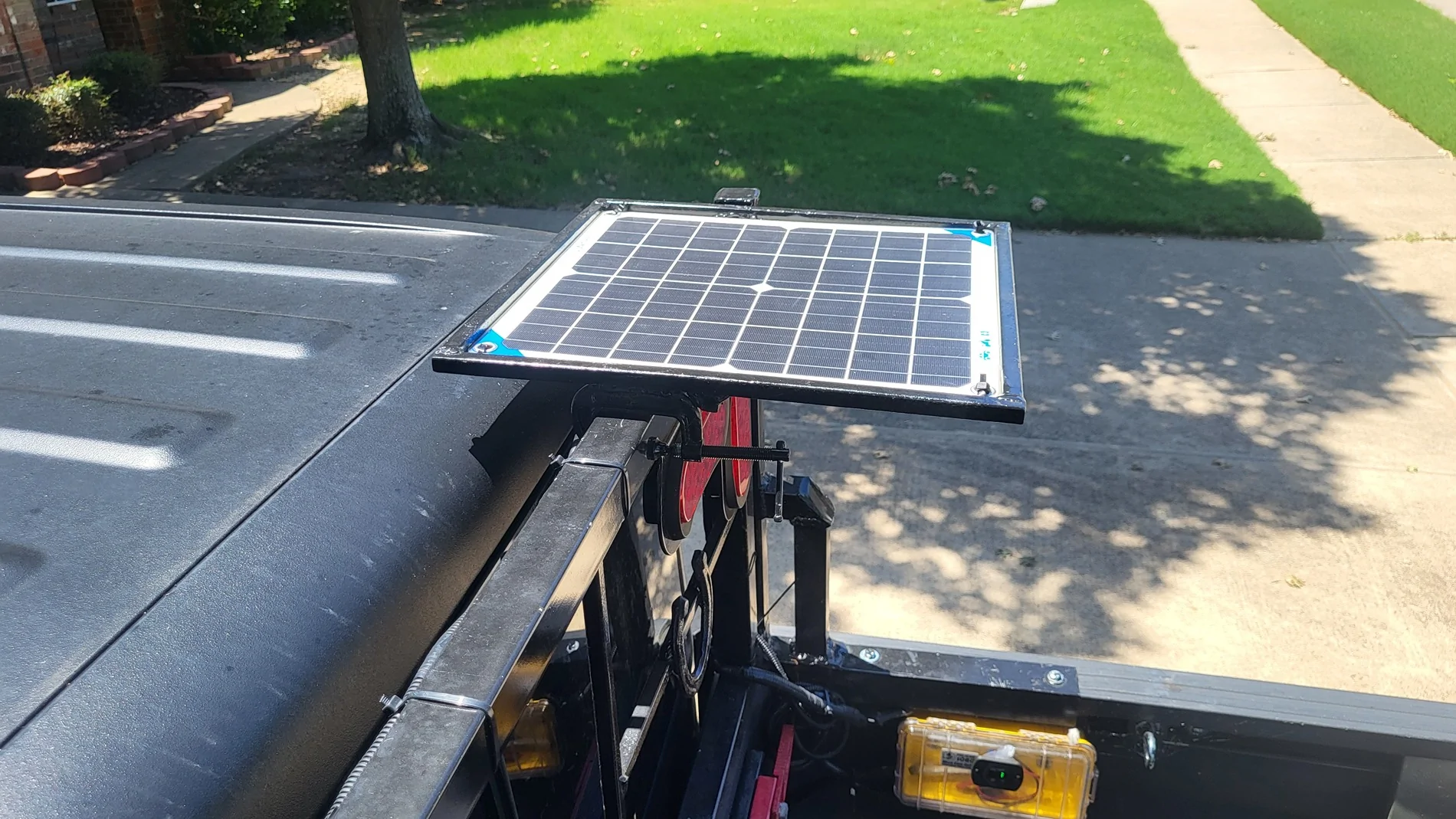 Jeep Gladiator Added 20w solar panel to keep batteries charged 20260601_141456