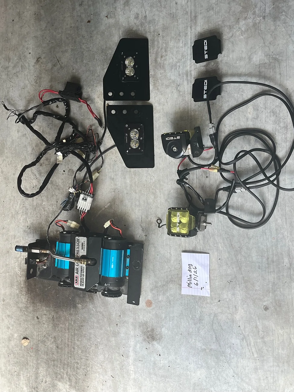 Jeep Gladiator Arb dual compressor - lights and brackets IMG_3260